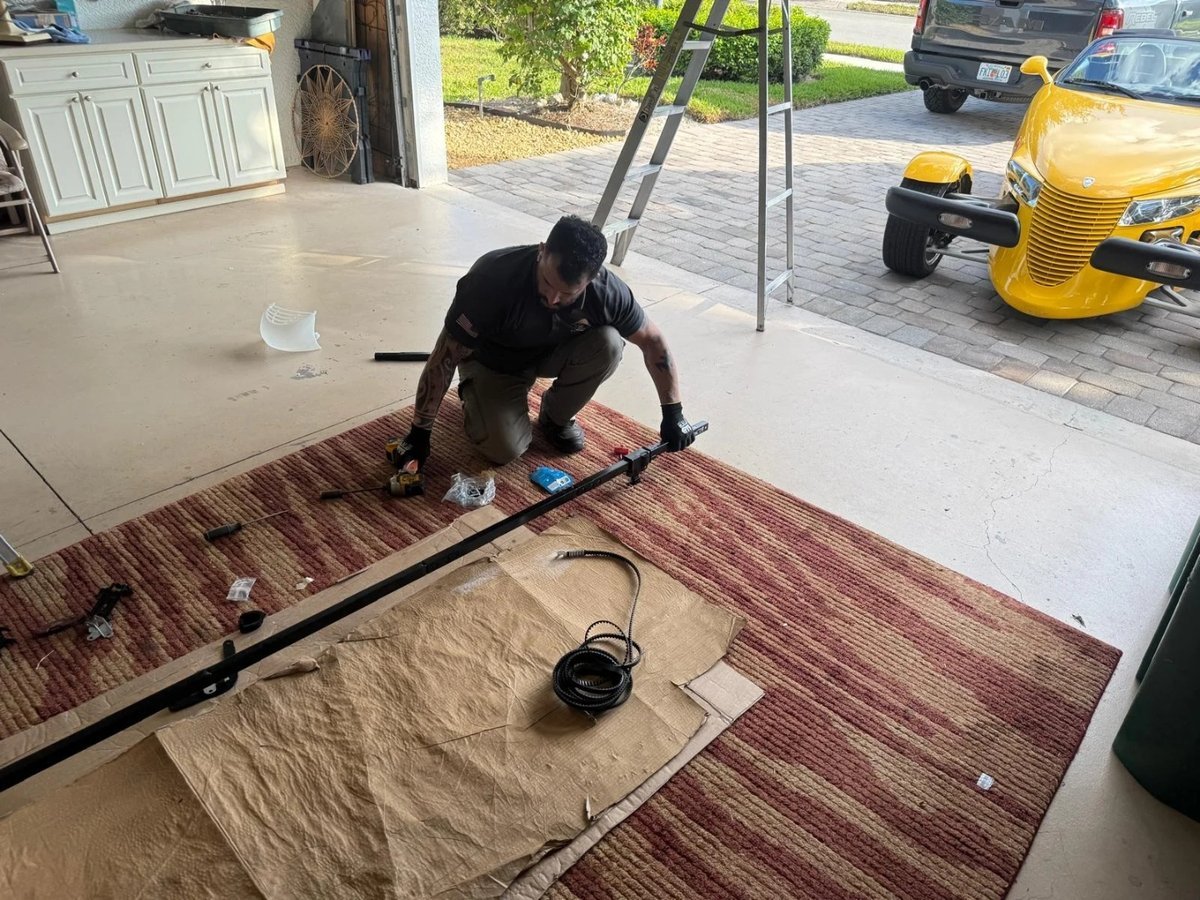 Garage door repair work, gallery photo 6
